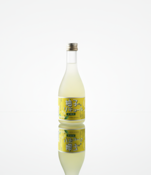 liqueur de yuzu tiquette jaune style luxe.png
