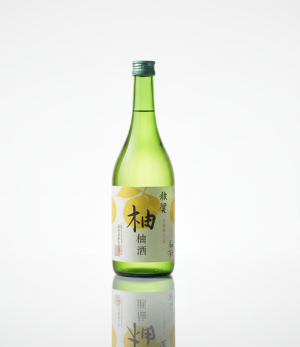 liqueur de yuzu tiquette jaune style luxe 2dc135e0 512f 4501 a76d 0a19fc1c6964.png