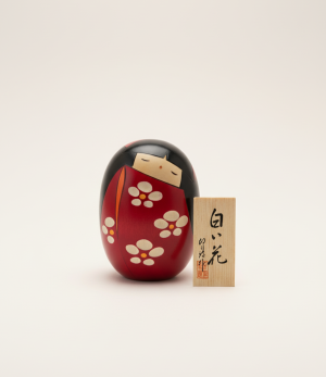 poup e kokeshi ronde avec certificat photo produit luxe.png
